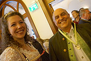Maria Krieger, Bayer. Bierkönigin und Dr. Axel Munz, Trachten Angermaier (©Foto: Martin Schmitz)